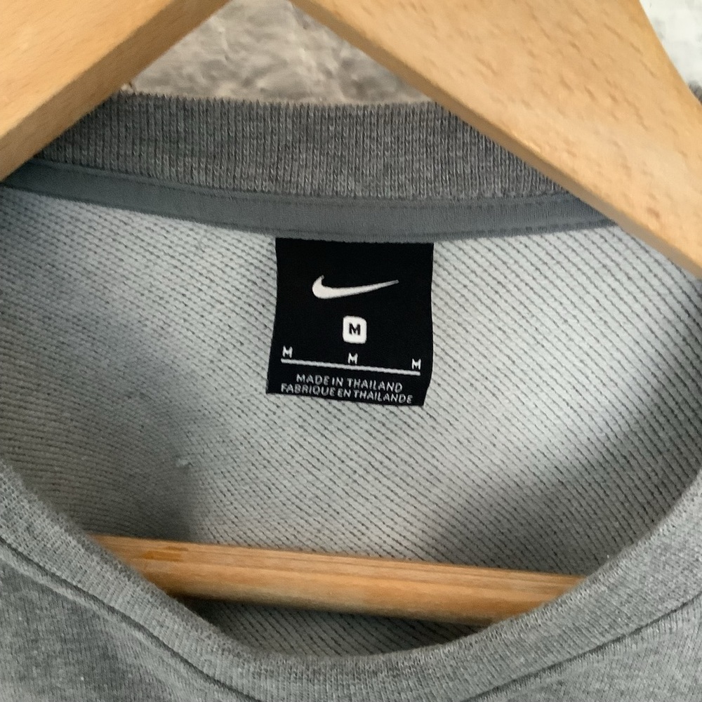 Nike Cropped Sweatshirt - Size M - Grey Marl - Large Swoosh - P2P 24” - Picture 7 of 8